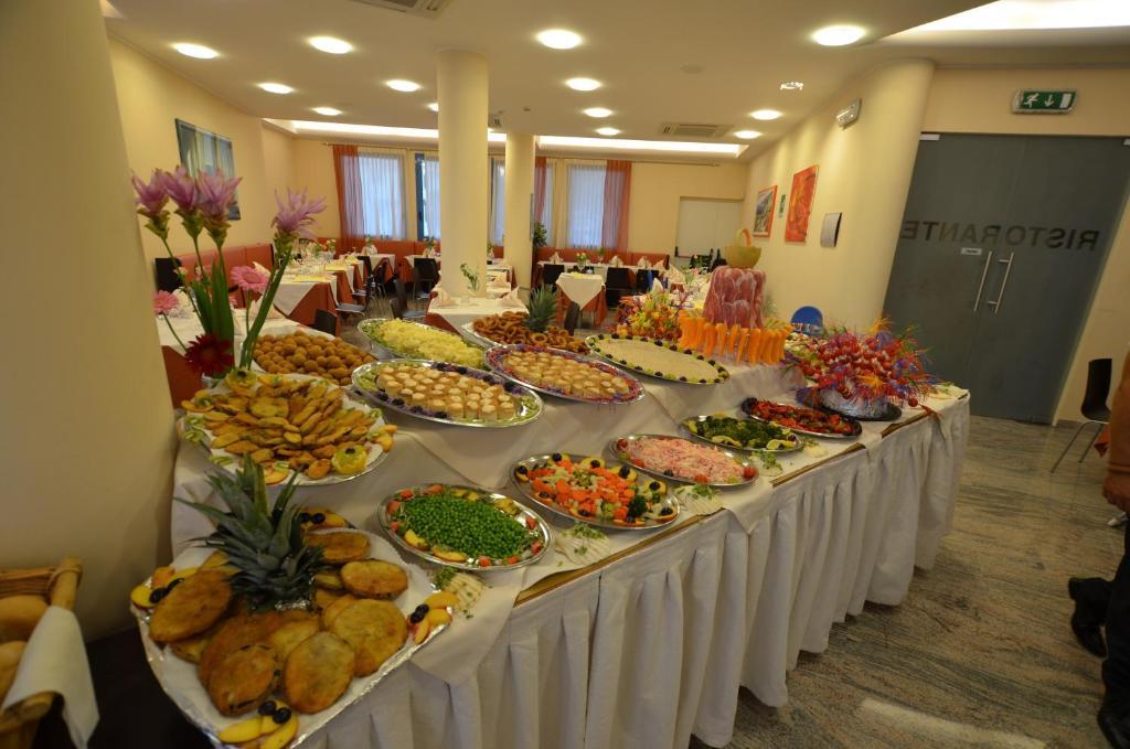 Hotel Cristallo Λινιάνο Σαμπιαντόρο Εξωτερικό φωτογραφία