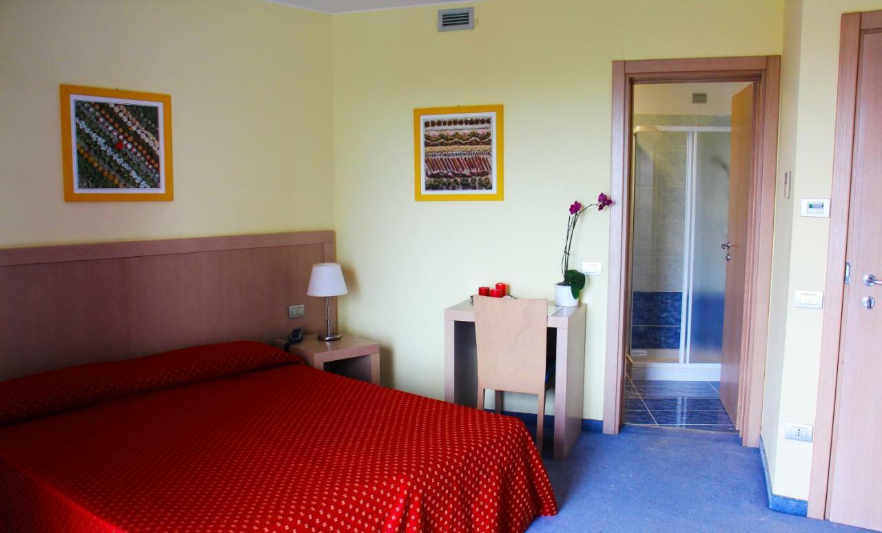 Hotel Cristallo Λινιάνο Σαμπιαντόρο Εξωτερικό φωτογραφία